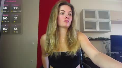 Lina online show from 06/19/26, 10:52
