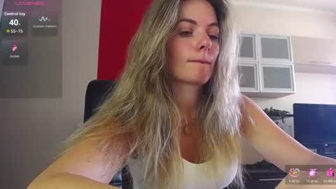 Lina online show from 07/20/26, 07:55