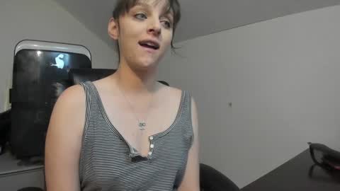 Snapshot of hi_cut_cutie chatting on 09/23/25, 01:14 Paige online show from 09/23/25, 01:14