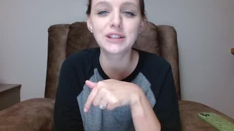 Snapshot of hi_cut_cutie chatting on 10/29/25, 01:13 Paige online show from 10/29/25, 01:13