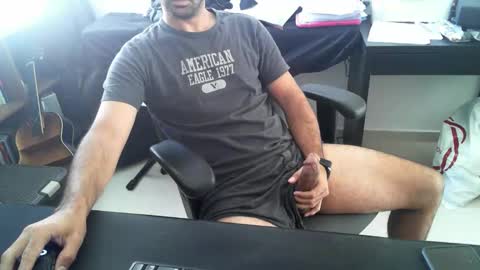 Snapshot of hi_im_chuck chatting on 12/17/25, 08:42 hi_im_chuck online show from 12/17/25, 08:42