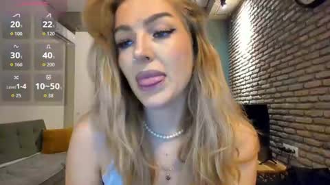 Snapshot of hi_lina chatting on 07/06/26, 02:41 Hi lina online show from 07/06/26, 02:41