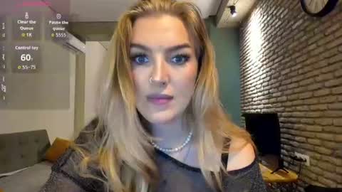Snapshot of hi_lina chatting on 07/15/26, 02:50 Hi lina online show from 07/15/26, 02:50