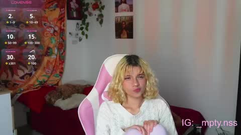 hi_scarlett online show from 09/18/25, 06:43