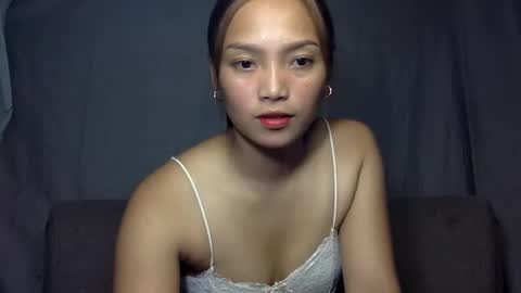 hi_there99 online show from 10/22/25, 12:27