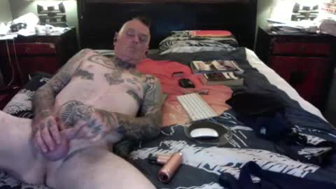 Snapshot of hiasallfuk13 chatting on 12/22/24, 03:11 HARDCORE13 online show from 12/22/24, 03:11