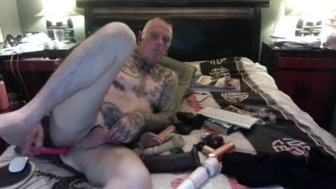 Snapshot of hiasallfuk13 chatting on 01/04/25, 06:19 HARDCORE13 online show from 01/04/25, 06:19