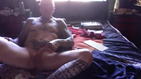 Snapshot of hiasallfuk13 chatting on 09/15/25, 04:01 HARDCORE13 online show from 09/15/25, 04:01