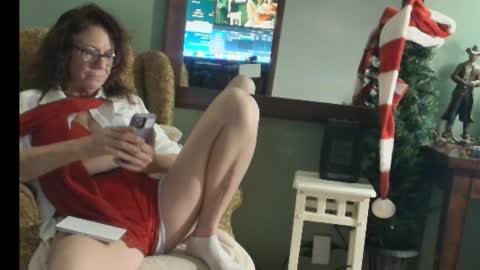 hidden_gold_milf online show from 12/19/25, 05:03