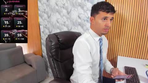 Snapshot of hiddenoffice chatting on 11/05/25, 03:34 George online show from 11/05/25, 03:34