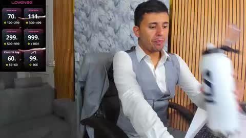 Snapshot of hiddenoffice chatting on 01/17/26, 03:11 George online show from 01/17/26, 03:11