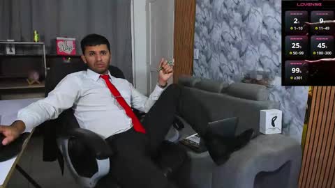 Snapshot of hiddenoffice chatting on 02/06/26, 06:51 George online show from 02/06/26, 06:51