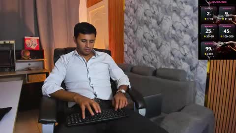 Snapshot of hiddenoffice chatting on 02/12/26, 07:36 George online show from 02/12/26, 07:36