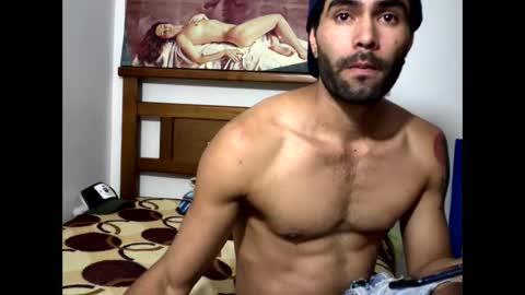 Snapshot of hideonbush051 chatting on 11/11/25, 12:27 hideonbush online show from 11/11/25, 12:27