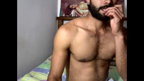 Snapshot of hideonbush051 chatting on 11/28/25, 04:09 hideonbush online show from 11/28/25, 04:09