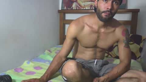 Snapshot of hideonbush051 chatting on 12/18/25, 03:45 hideonbush online show from 12/18/25, 03:45