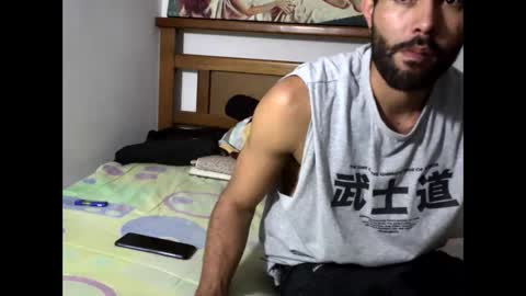 Snapshot of hideonbush051 chatting on 12/22/25, 01:57 hideonbush online show from 12/22/25, 01:57