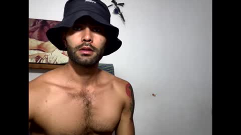 Snapshot of hideonbush051 chatting on 01/09/26, 07:59 hideonbush online show from 01/09/26, 07:59