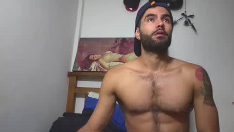 Snapshot of hideonbush051 chatting on 01/19/26, 02:15 hideonbush online show from 01/19/26, 02:15