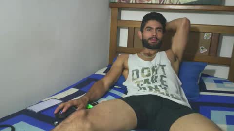 Snapshot of hideonbush051 chatting on 02/17/26, 12:23 hideonbush online show from 02/17/26, 12:23