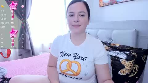 Snapshot of hidianapaola chatting on 06/07/26, 05:06 Diana online show from 06/07/26, 05:06