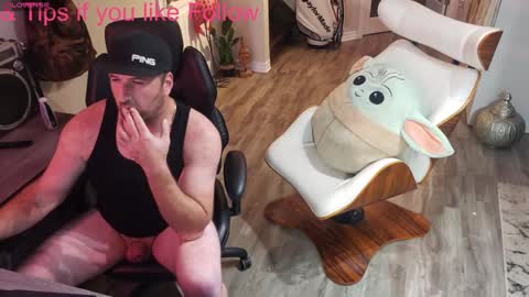 Snapshot of highclass92i chatting on 12/13/24, 06:27 High4This online show from 12/13/24, 06:27