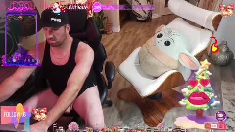 Snapshot of highclass92i chatting on 12/20/24, 02:30 High4This online show from 12/20/24, 02:30