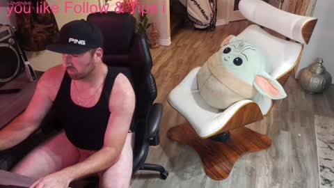 Snapshot of highclass92i chatting on 12/21/24, 08:39 High4This online show from 12/21/24, 08:39