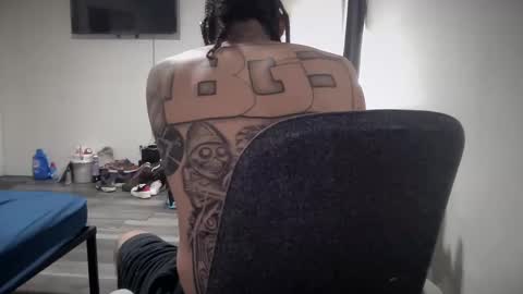 Snapshot of hihello4000 chatting on 11/05/25, 04:51 hihello4000 online show from 11/05/25, 04:51