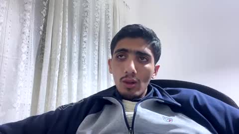 Snapshot of hihi9697 chatting on 12/15/24, 10:04 hihi9697 online show from 12/15/24, 10:04