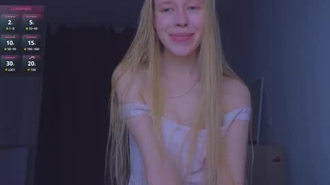 Chloe online show from 10/17/25, 12:14