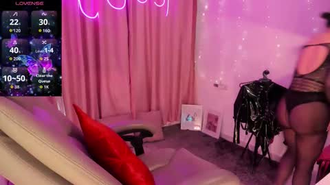 Snapshot of hikariween chatting on 12/18/25, 05:52 Hikariween online show from 12/18/25, 05:52