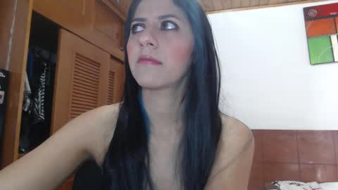 hilaril18 online show from 01/30/25, 02:47