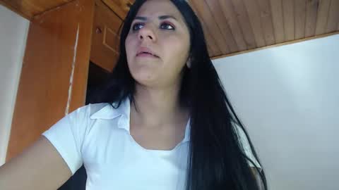 hilaril18 online show from 10/09/25, 02:42