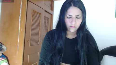 hilaril18 online show from 11/23/25, 04:07