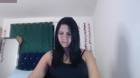Snapshot of hilari18 chatting on 07/16/26, 06:03 hilaril18 online show from 07/16/26, 06:03