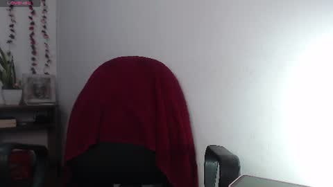 Snapshot of hilari18 chatting on 08/06/26, 06:10 hilaril18 online show from 08/06/26, 06:10