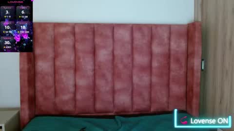 Snapshot of hilary__thompson chatting on 12/03/24, 04:28 hilary thompson online show from 12/03/24, 04:28