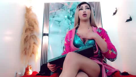 Hilary Avilan online show from 09/22/25, 07:05