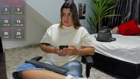 Snapshot of hilary_eva chatting on 09/18/25, 08:00 lia online show from 09/18/25, 08:00