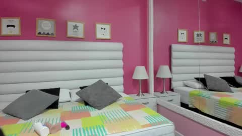 Snapshot of hilary_tailor chatting on 10/23/25, 10:58 hilary_tailor online show from 10/23/25, 10:58