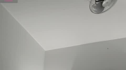 Snapshot of hilary_tailor chatting on 01/13/26, 11:15 hilary_tailor online show from 01/13/26, 11:15