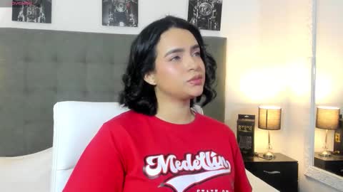 Snapshot of hilary_tailor chatting on 02/06/26, 07:17 hilary_tailor online show from 02/06/26, 07:17