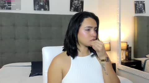 Snapshot of hilary_tailor chatting on 03/03/26, 11:16 hilary_tailor online show from 03/03/26, 11:16