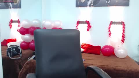 H I L A R Y online show from 02/11/25, 02:46