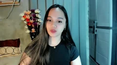 hilarymolly online show from 03/12/26, 01:23