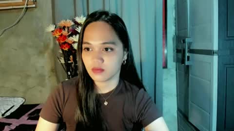 Snapshot of hilarymolly chatting on 06/11/26, 07:23 hilarymolly online show from 06/11/26, 07:23