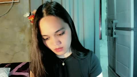 Snapshot of hilarymolly chatting on 06/15/26, 06:54 hilarymolly online show from 06/15/26, 06:54