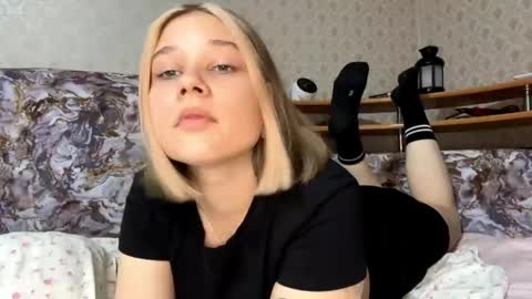 Snapshot of hildeconery chatting on 05/10/26, 03:06 Julia online show from 05/10/26, 03:06