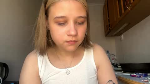 Snapshot of hildeconery chatting on 05/26/26, 12:23 Julia online show from 05/26/26, 12:23